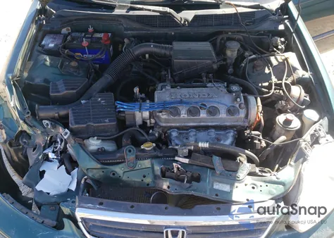 2000 Honda Civic Lx from USA, damaged, VIN 1HGEJ6672YL068550